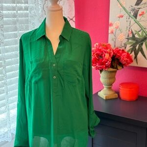 new york and company green blouse with front pockets